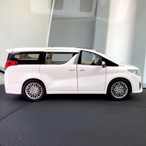 TOYOTA ALPHARD Parfume Pewangi Pengharum Mobil Parfum Pajangan Miniatur Diecast Mobil