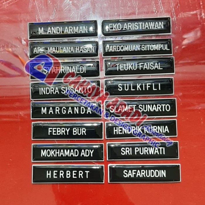 

Terbatas Nama Dada Atau Name Tag Atau Papan Nama Pdh Pns Grafir Bergaransi