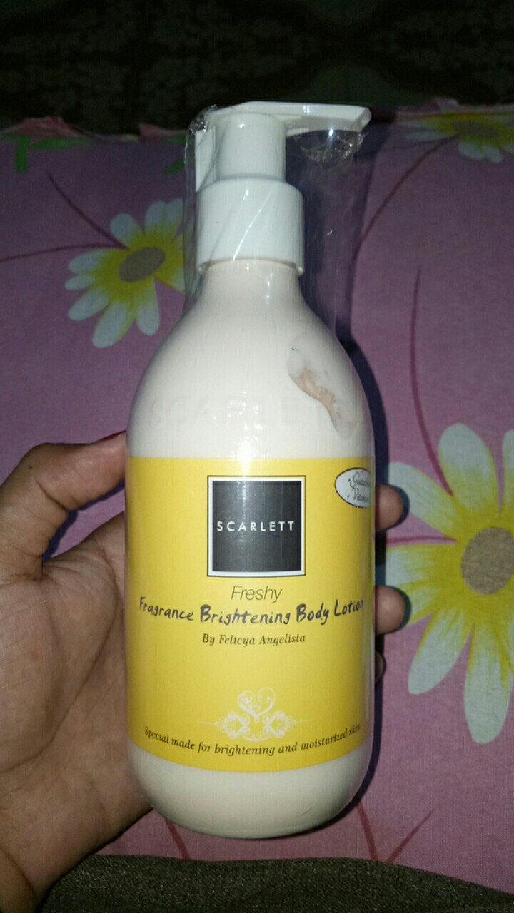 SCARLETT WHITENING BODY LOTION ROMANSA FANTASIA CHARMING