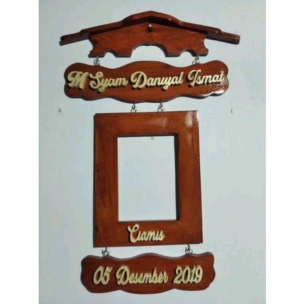 papan nama kayu dinding