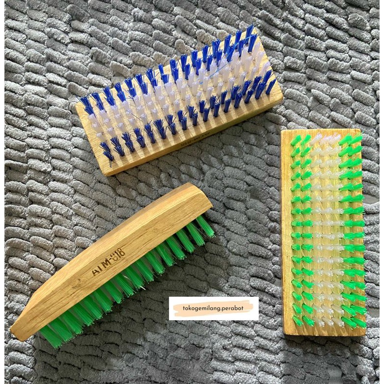 Sikat Baju / Sikat Kayu / Sikat Baju Kayu Besar / Sikat Cuci Pakaian / Sikat Baju Warna Besar
