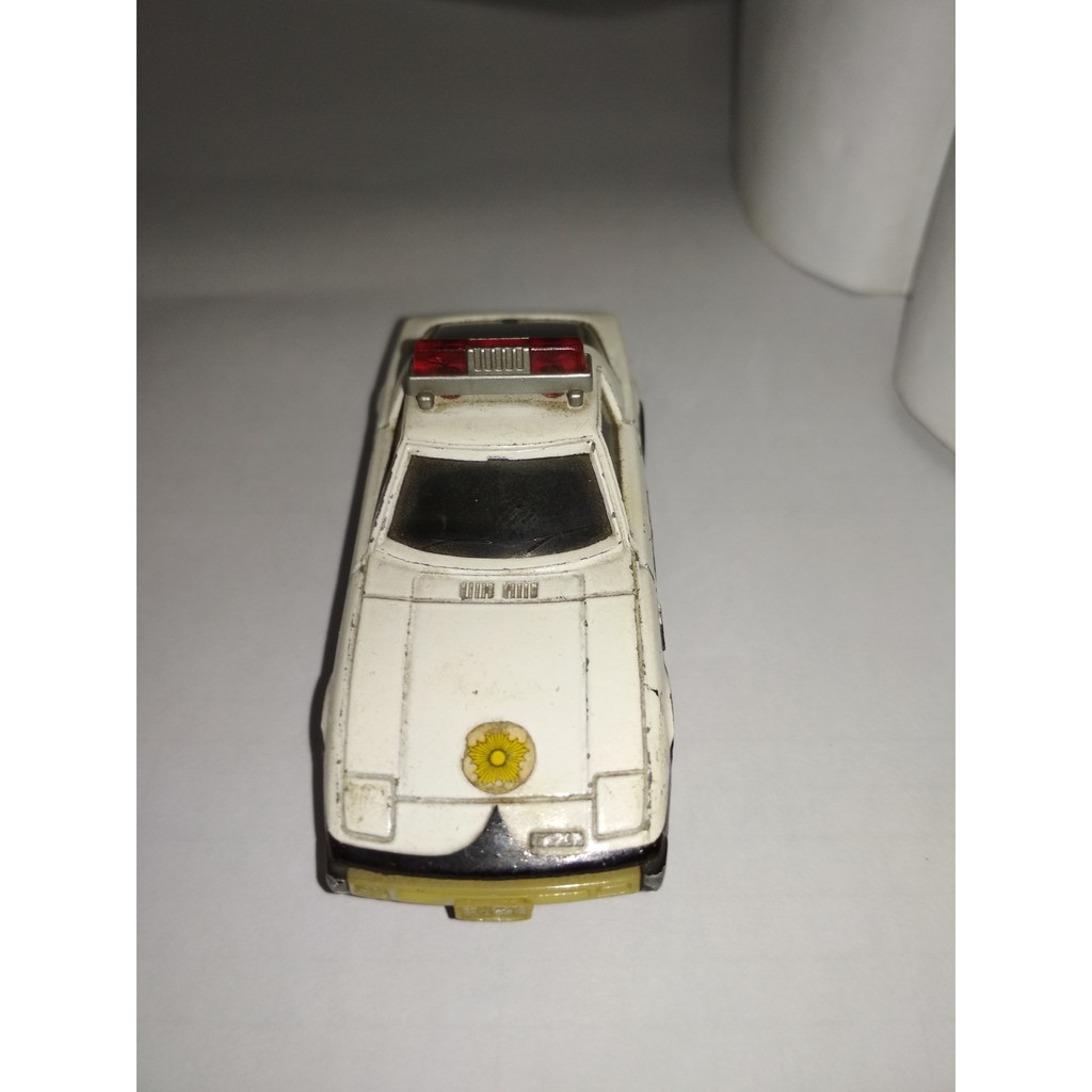 tomica mazda savanah japan police