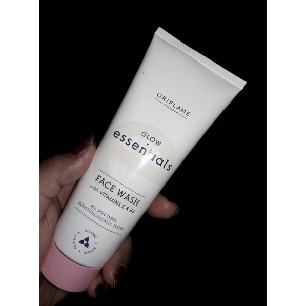 PB 55 ~ Glow Essentials Face Wash