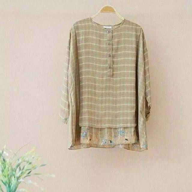 Giyanti Top Ria Miranda