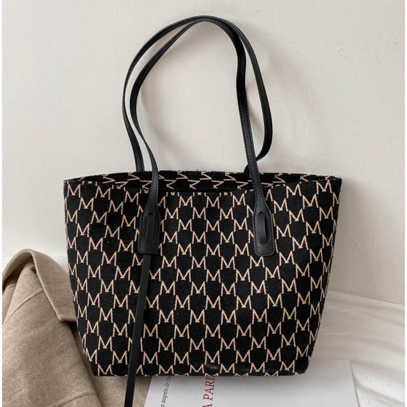 SG7703 syafniegalery tote bag import motif M