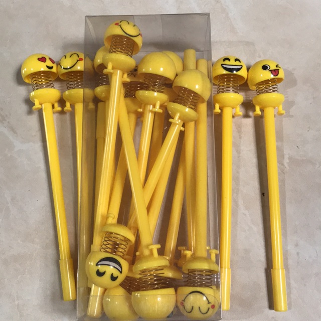 

Pulpen Karakter Emoji / Springdol pen