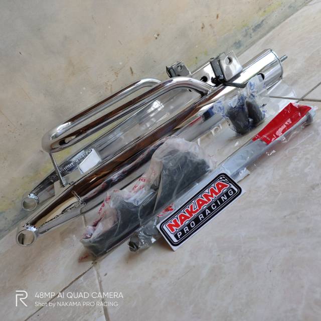 SWING ARM OVAL CHROME ATAU SAPIT URANG OVAL CROM RX KING BAHAN ATAU CAT WARNA HITAM SILVER