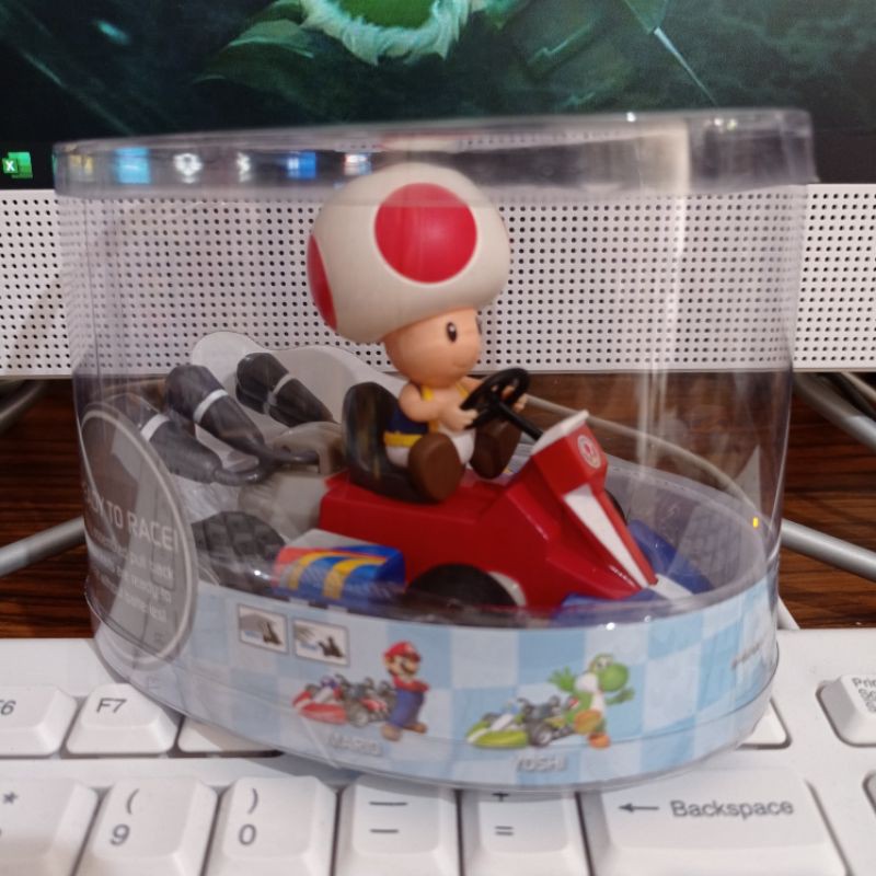 Pajangan MARIO KART Wii Pull - Back Racers SUPER MARIO Go Kart - Toad