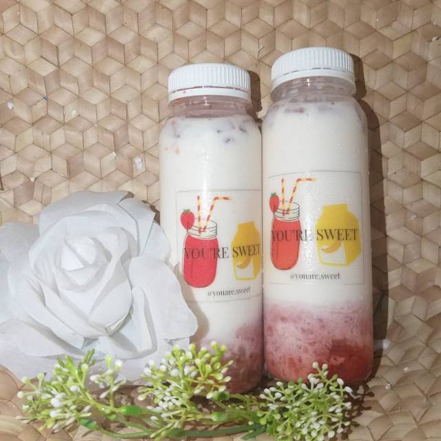 

Fresh strawberry milk