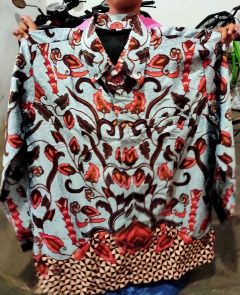 Kemeja Batik Semi Sutra Silky Premium Pria Lengan Panjang Puring Istimewa