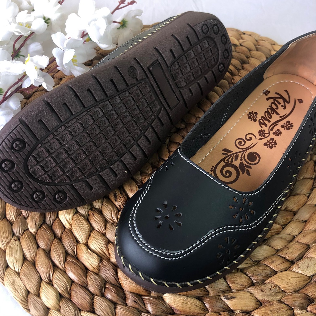 (HARGA PROMO = PACKING TANPA KARDUS) SEPATU LASER 2 SlipOn sepatu cewek wanita kulit SINTETIS model terbaru termurah SEPATU SLIP ON FLAT WANITA LOAFERS KERJA TERBARU KEKINIAN FLATSHOES KARET KULIT KOREAN STYLE SEPATU CEWEK SLIPON FLAT SHOES CASUAL