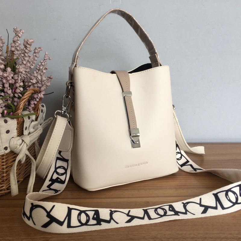 9166 tas selempang wanita import wanita fashion kekinian tas slingbag