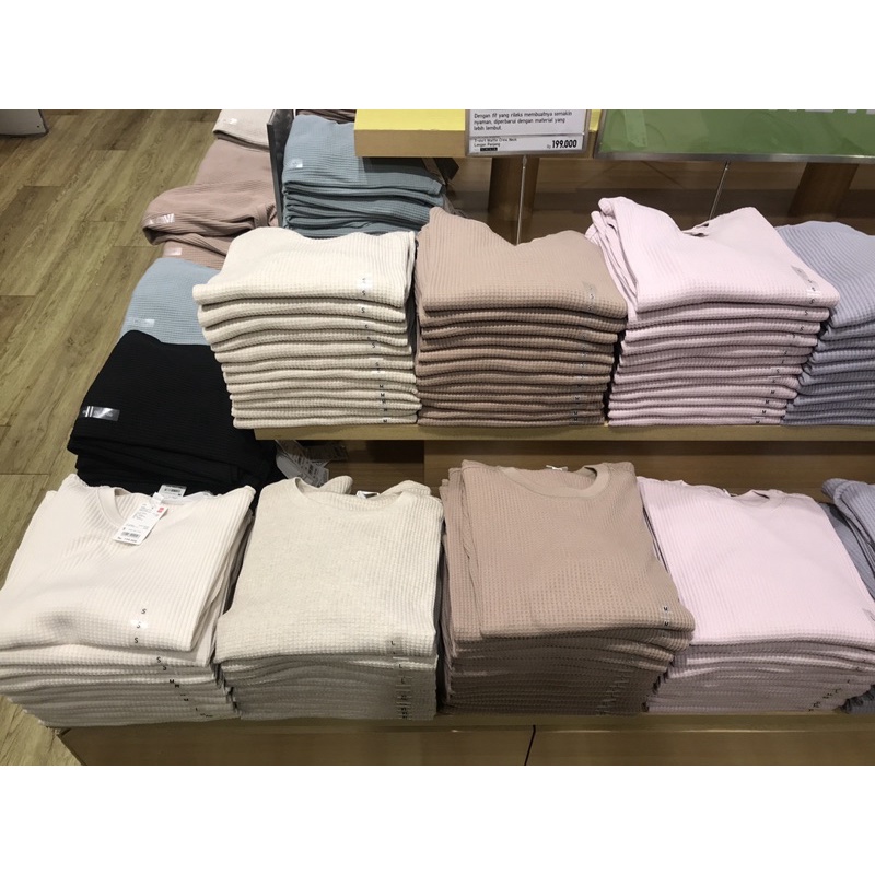 Uniqlo Tshirt Waffle lengan panjang