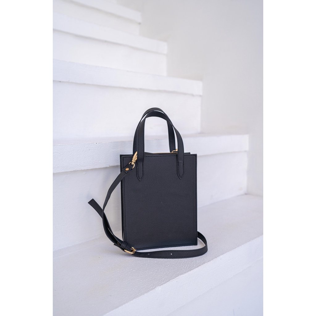 Erica Slingbag LFL - HITAM