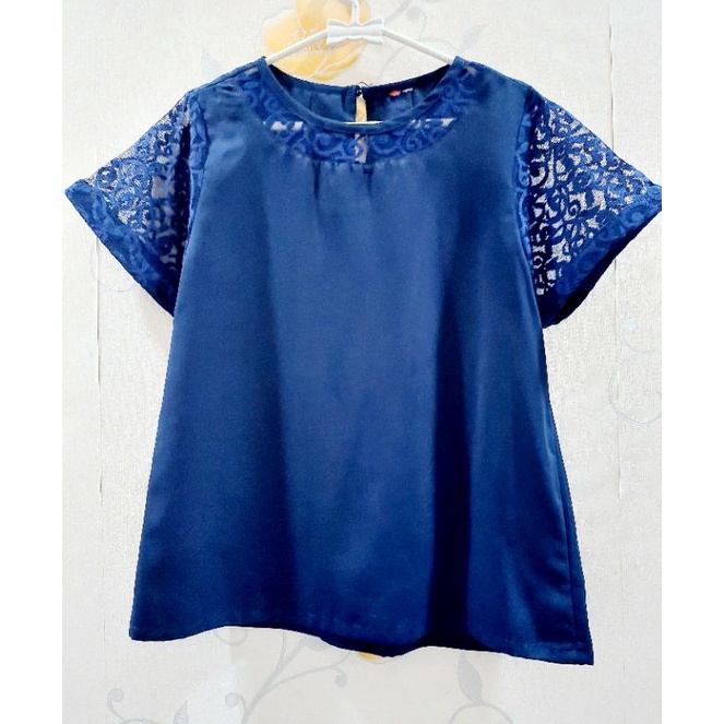 Preloved Blouse Lace