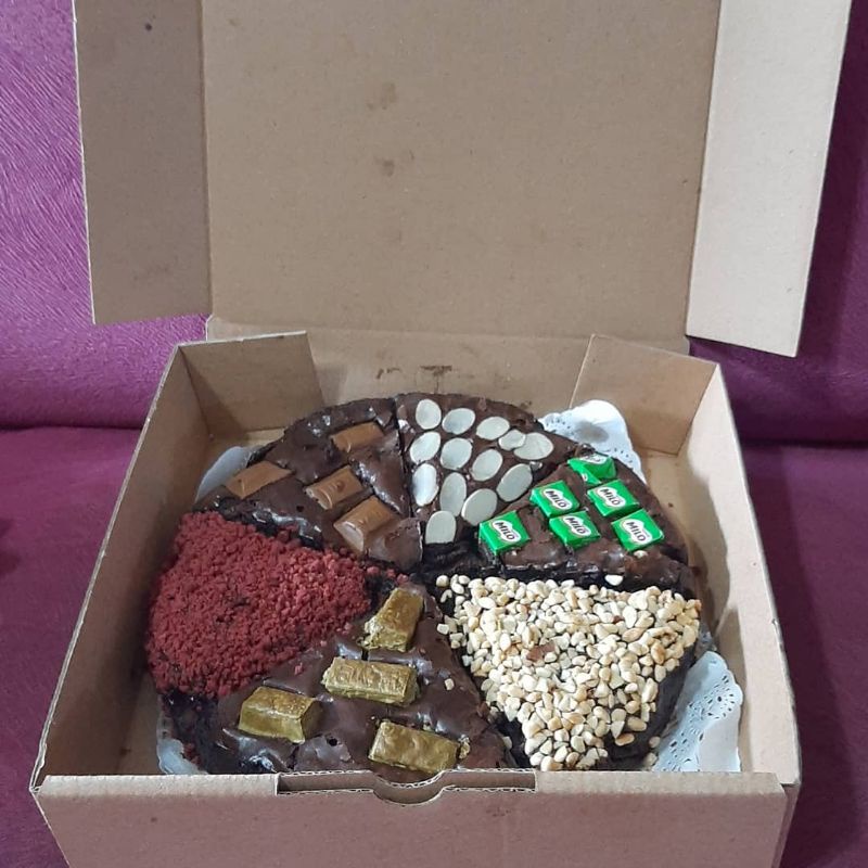

Raydza cakery Fudgy Brownis