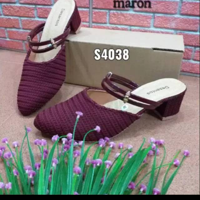 Rajut Desantos Heels