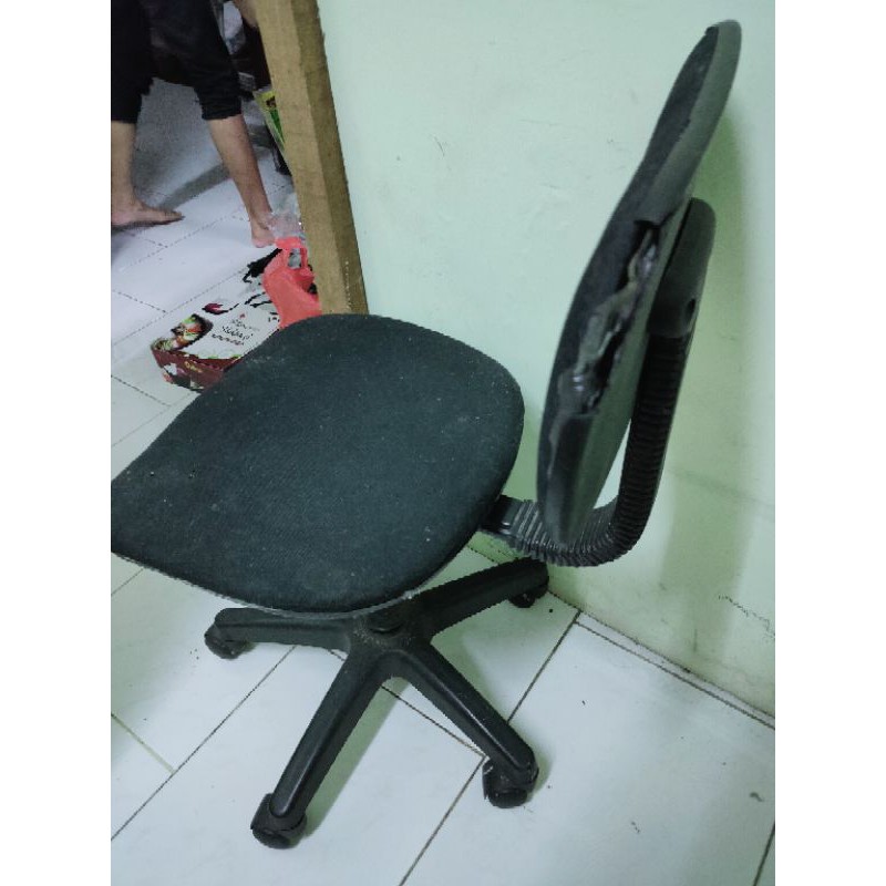 Preloved kursi kantor