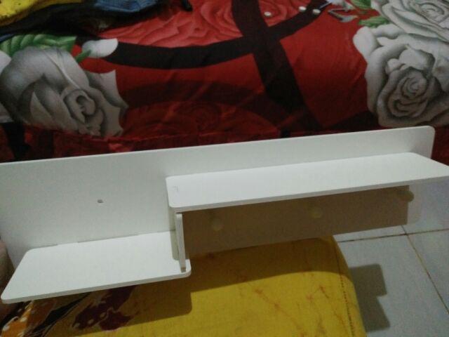 Rak Dinding Vintage Minimalis (dengan 3buah Hook Gantungan )