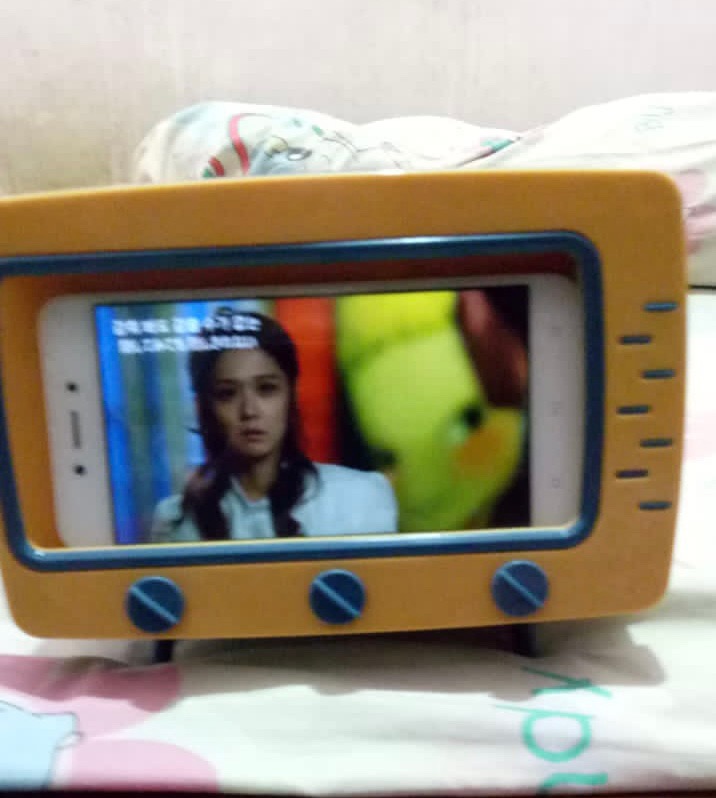 Kotak Tissue Unik Bentuk Tv + Holder Hp