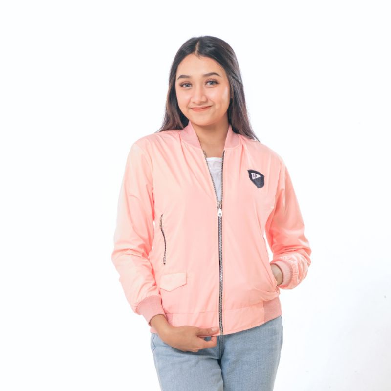 Jaket Wanita Quarters Jacket Parasut Wanita Premium