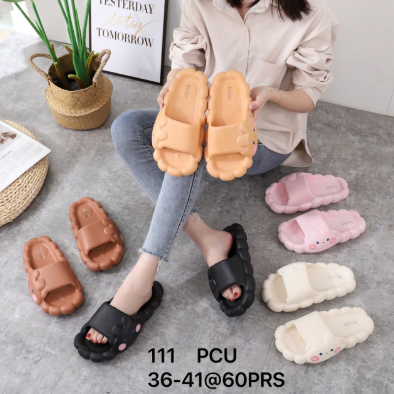 Sandal Awan Jelly Wanita Import Karakter Rabbit Kelinci Lucu Karet PCU Original BALANCE 111 Indoor Outdoor  Slop Rumah Terbaru Couple Sol Tebal Open Toe