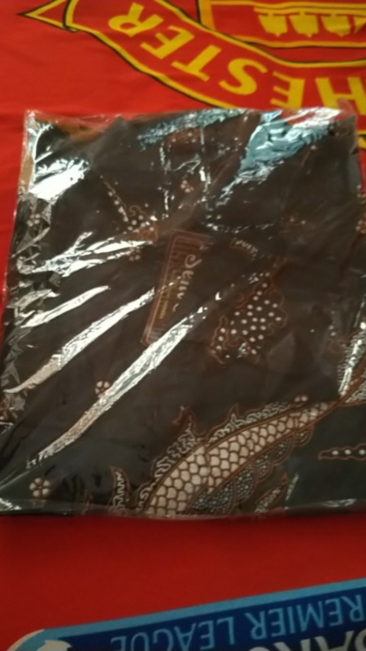 Gurdo Pari Kemeja Batik Pria Reguler Fit Lengan Panjang Modern Ori Dasar Hitam