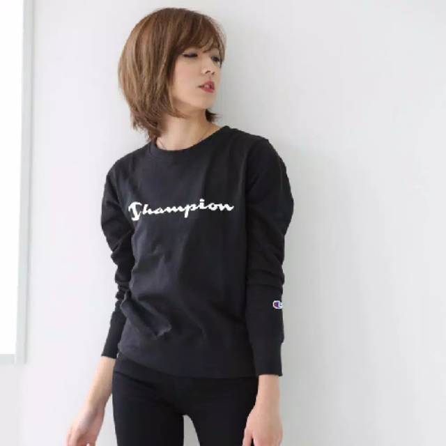 Sweater Champion Women's Crew Neck Sweatshirt CW-K015 Hitam Original