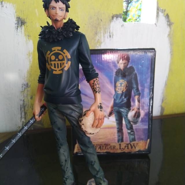 Action figure one piece law , second