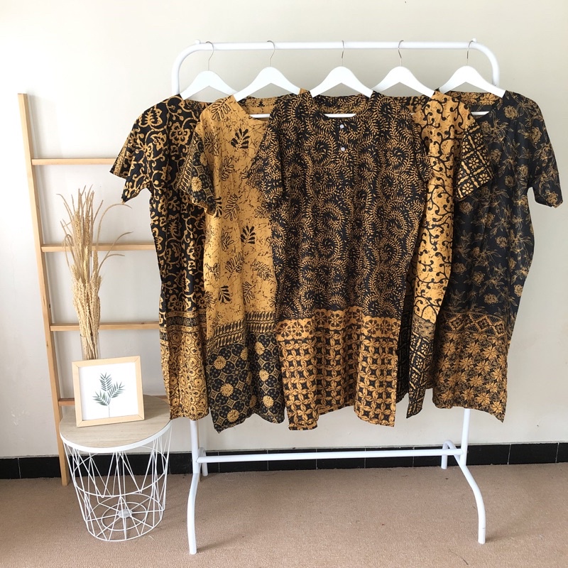Daster Jumbo Batik Lengan Pendek Warna Hitam Gold