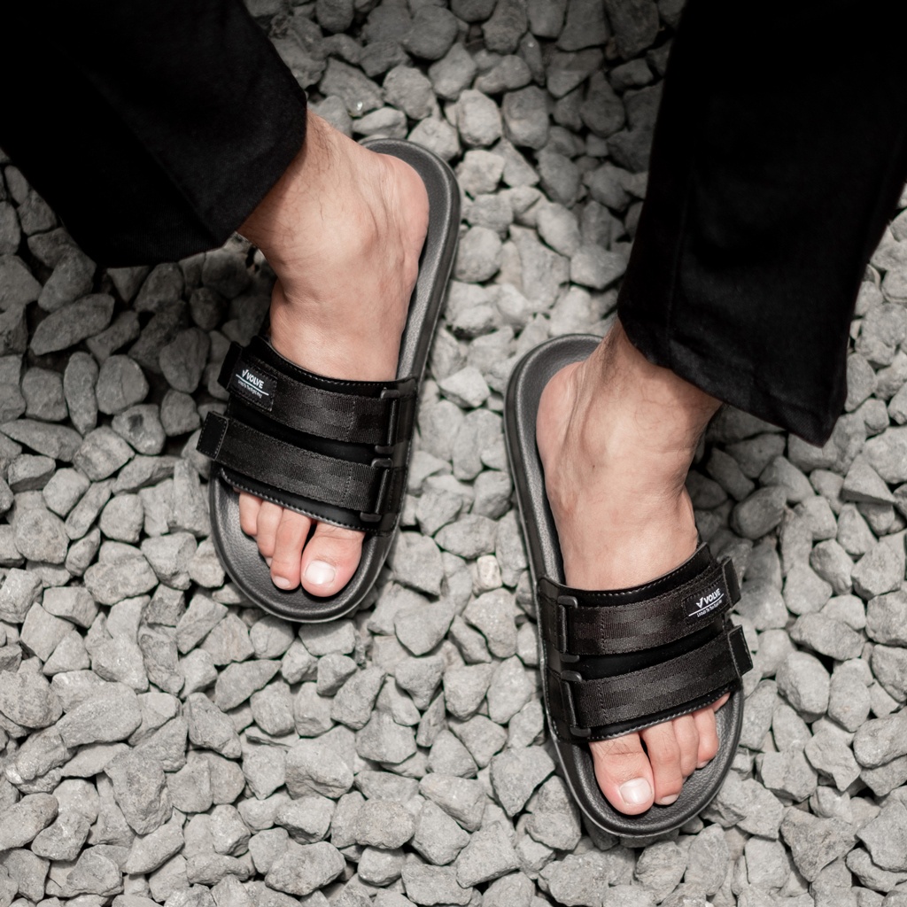 GETA FULL BLACK ORIGINAL x VOLVE PROJECT Sandal Casual Hitam Pria Sendal Slide Jalan Santai Harian Slippers Hangout Main Lebaran Slop Selop Karet Anti Slip Premium Slip On Remaja Dewasa Flip Flop Kerja Formal Sport Footwear Keren Terbaru Kekinian Branded