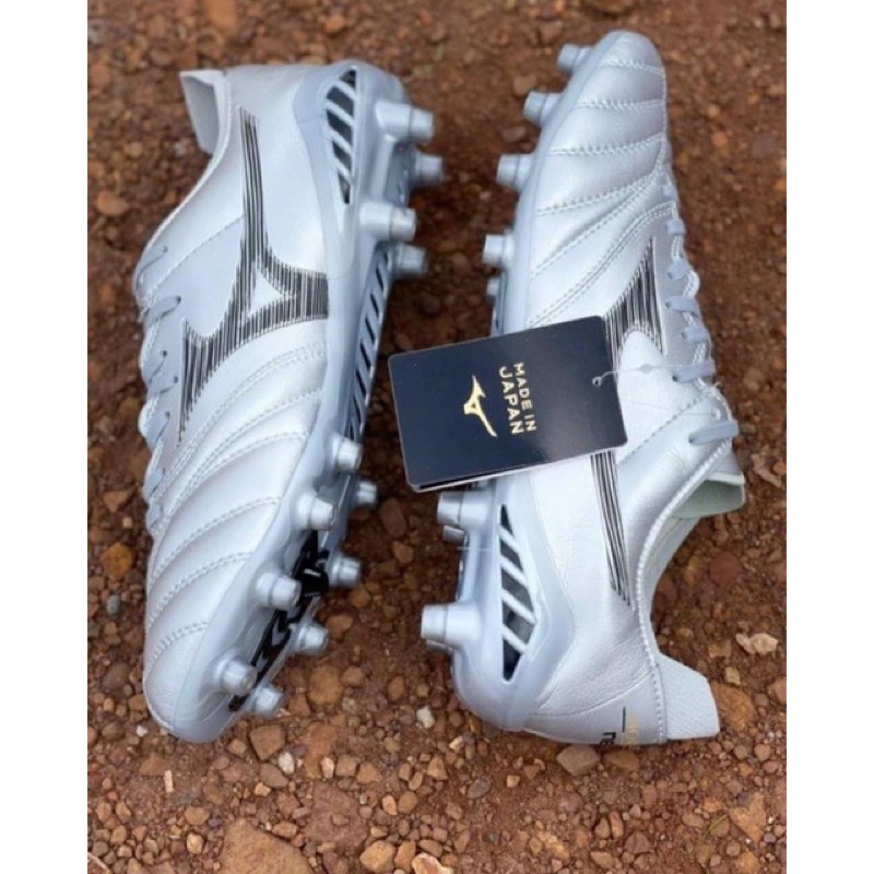 Sepatu Bola Mizuno Neo 3 Silver