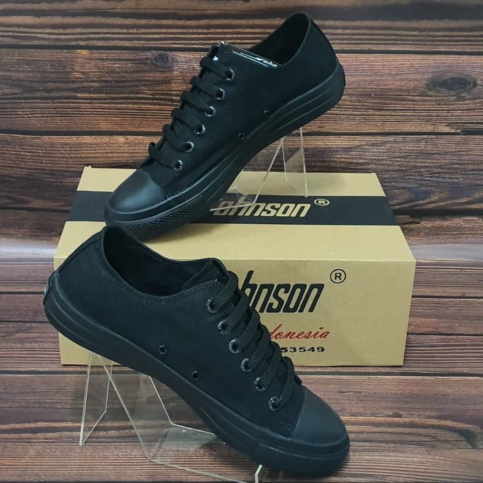 Sepatu Johnson - Basic - Low Cut - Black Mono