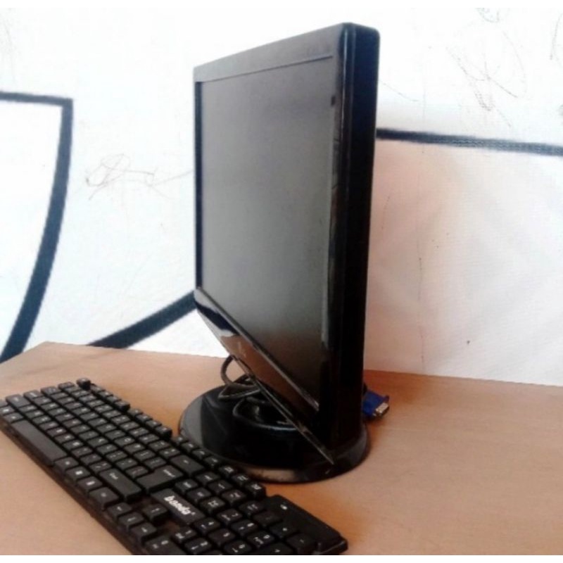 LED Monitor 16Inc + Keyboard For Komputer Pc Atau CCTV Brand Campuran