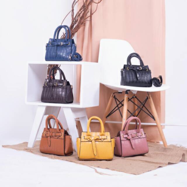 TAS WANITA SELEMPANG TERBARU PRODUK LOKAL HARGA MURAH KUALITAS TERBAIK