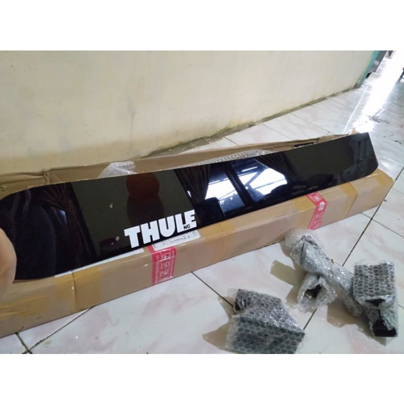 Thule Mika + Crossbar