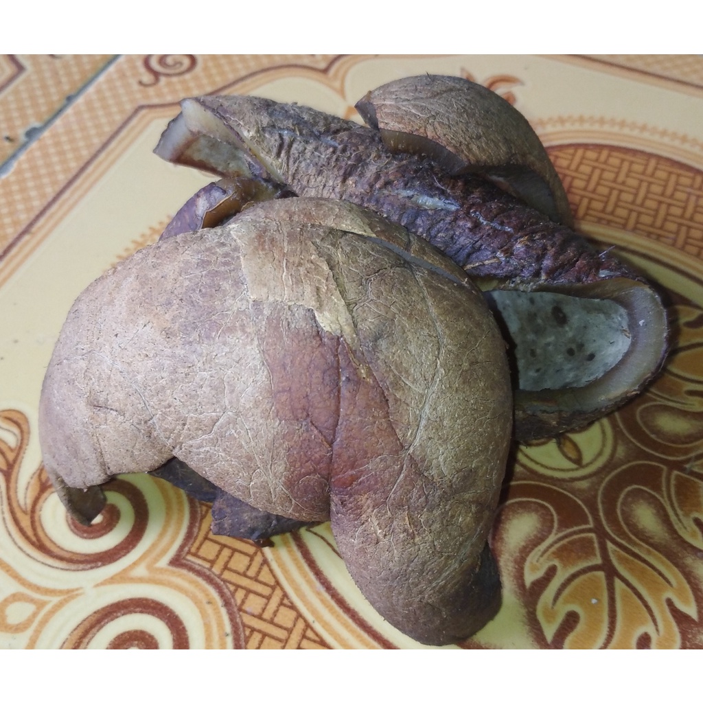 KOPRA / KELAPA KERING BAHAN MINYAK 1Kg