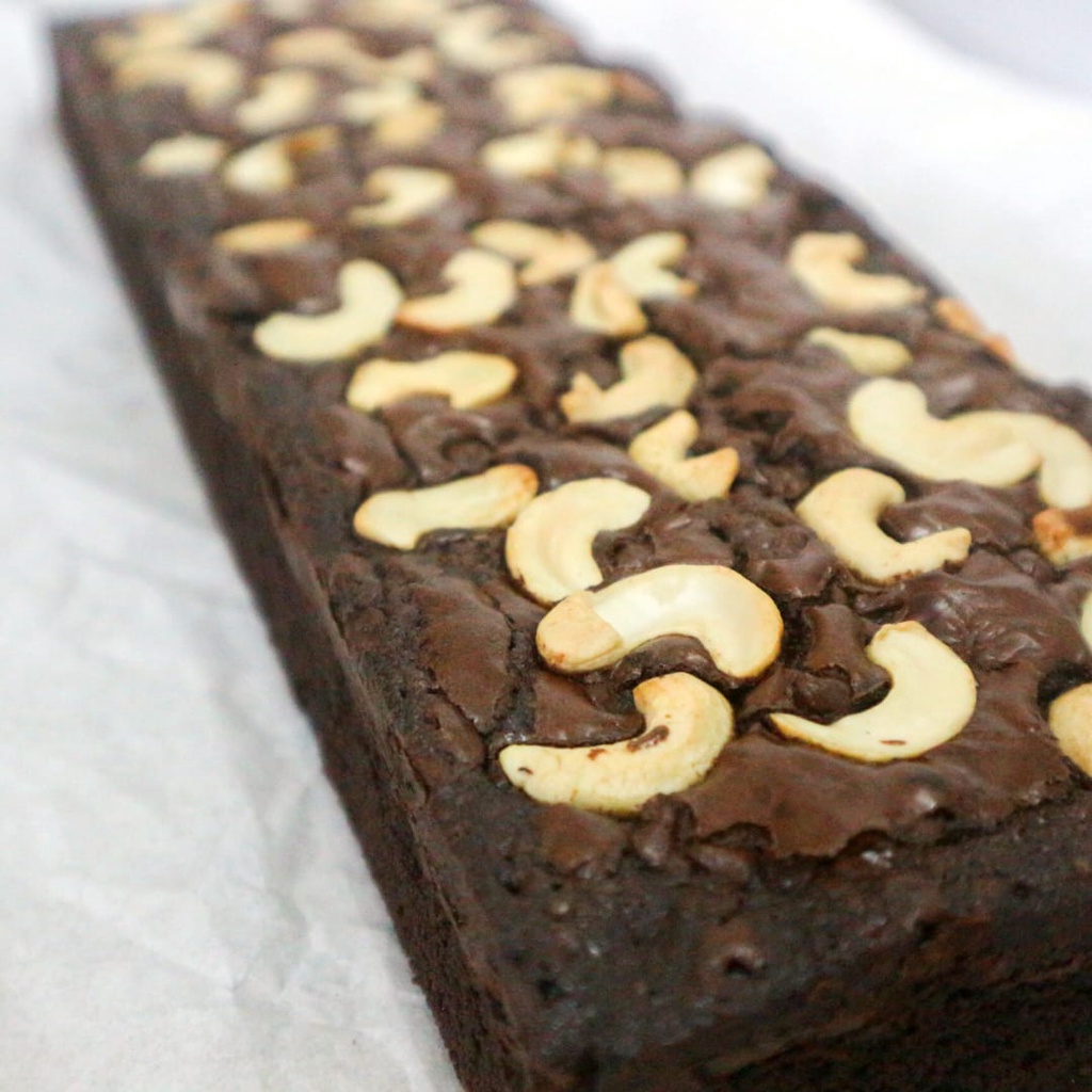 

Cashew Fudgy Brownie