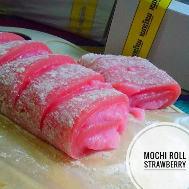 

Kue Mochi Roll Gulung Strawberry