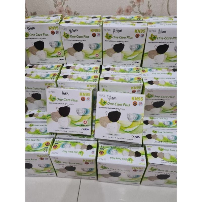 Masker KN95 One Care 5ply earlop warna hitam dan putih
