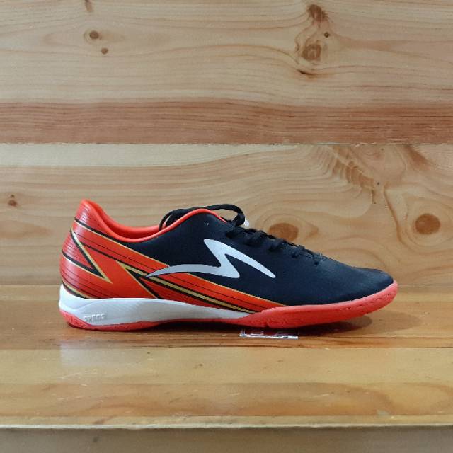 NEW ARRIVAL SPECS ACCELERATOR LIGHTSPEED IN 2020 ORANGE POP SEPATU FUTSAL SEPATU OLAHRAGA