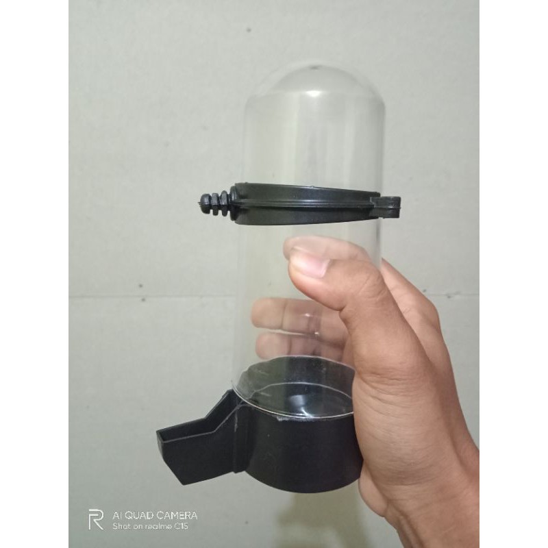 Cepuk Dispenser Wadah Pakan