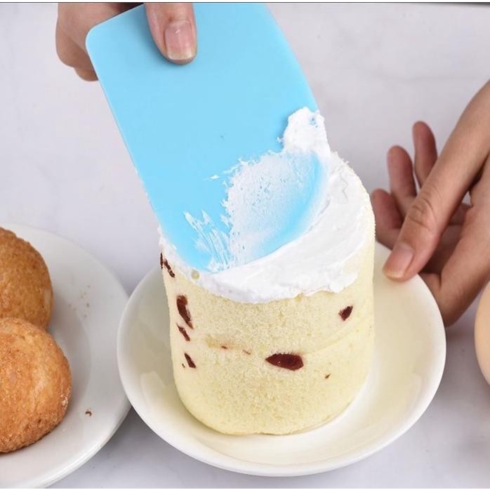 

KUE-PENGHIAS-ALAT- 3IN1 SCRAPER SET CAKE BUTTER FONDANT BAKING SCRAPER 3PCS PENGHIAS KUE - PUTIH