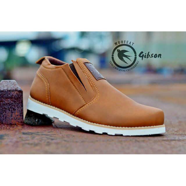 SEPATU MOOFEAT GIBSON TAN