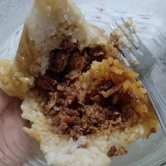 

KETAN-BERAS- BAKCANG KETAN / NASI BABI DAUN BAMBU -BERAS-KETAN.