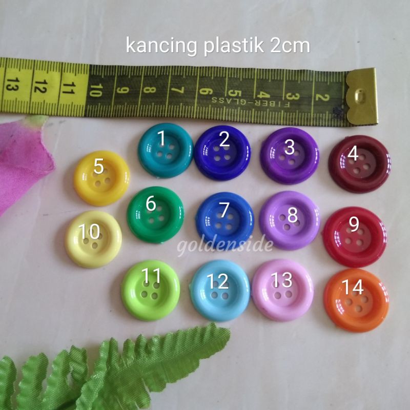 Kancing Plastik 2cm lubang 4 per bungkus (isi6)