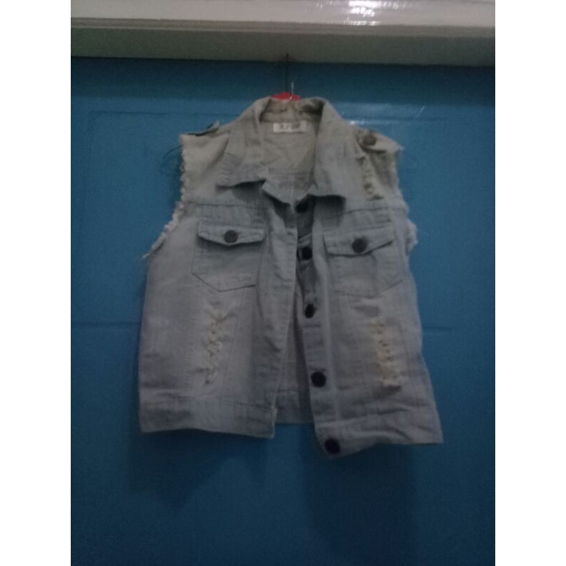 vest jeans,vest jeans berkerah,rompi jeans wanita,vest jeans second,vest jeans preloved