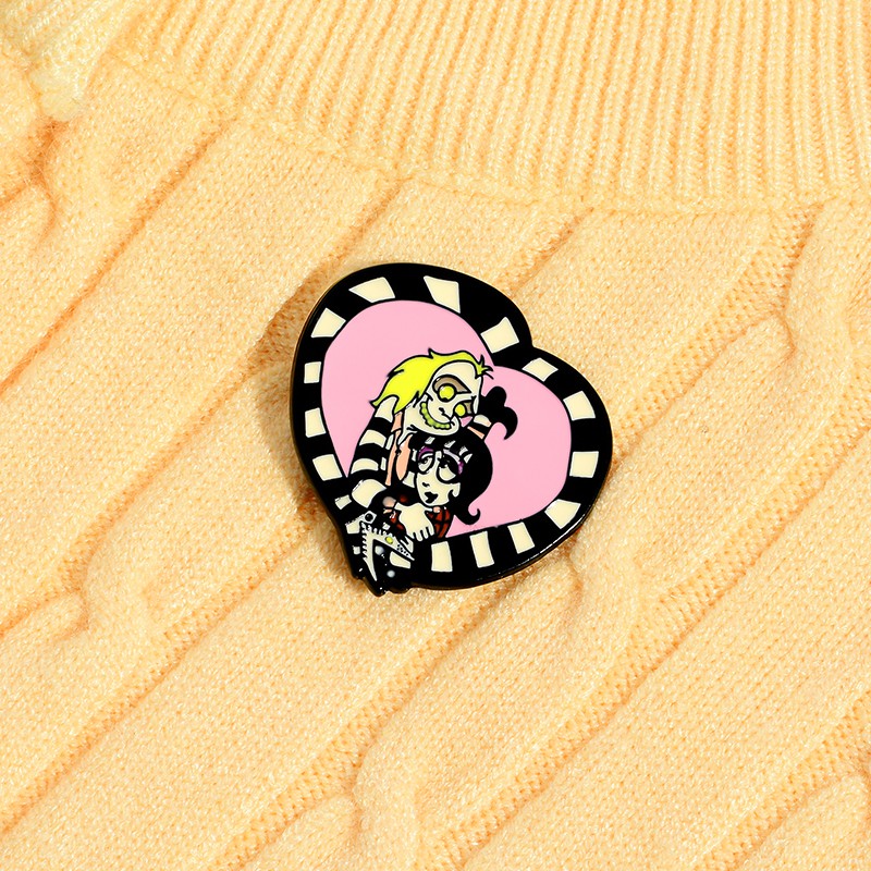 Bros Pin Enamel Bentuk Kartun Beetlejuice and Lydia Untuk Hadiah