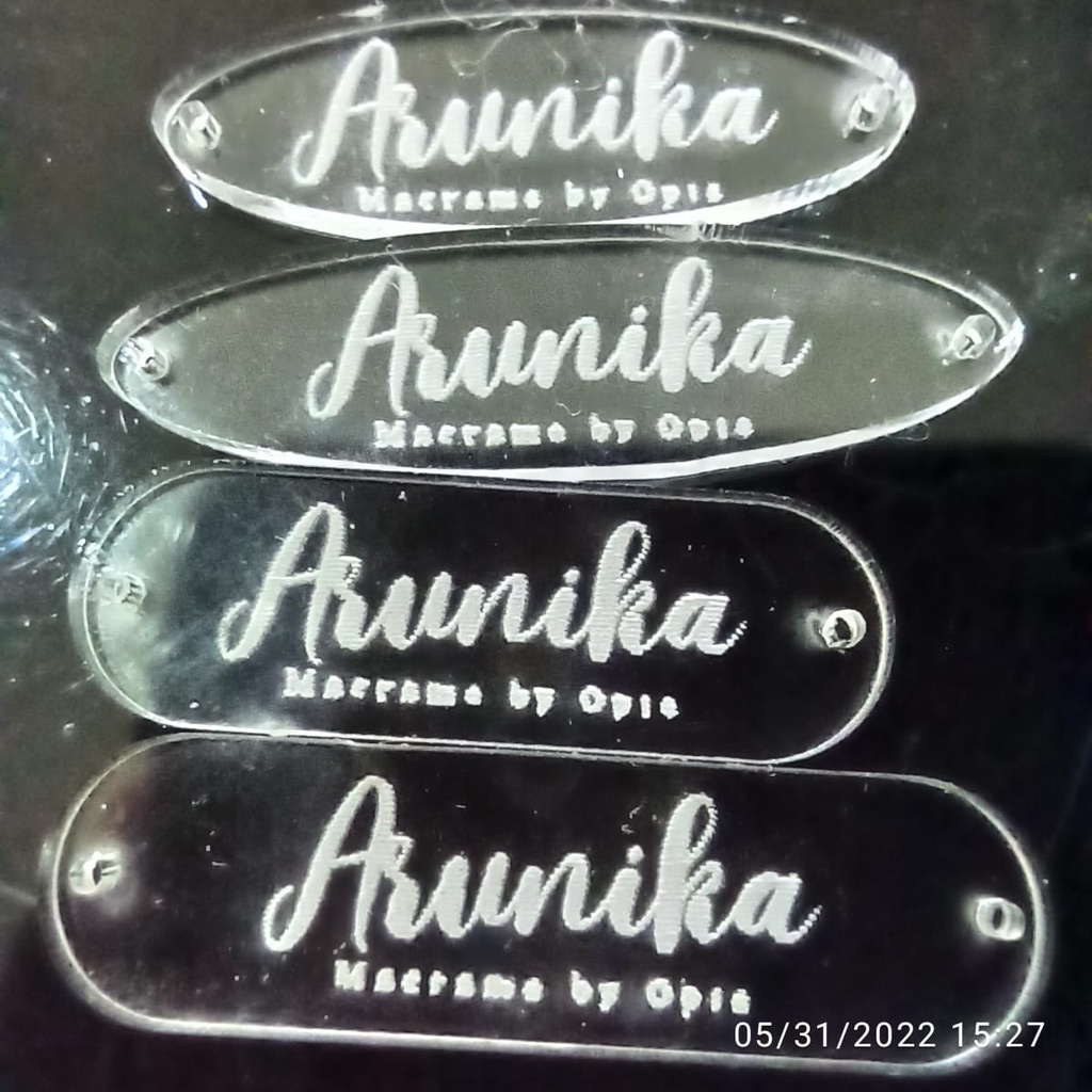 

Label Akrilik | Label Hijab Branding | Custom Cutting Label - Queenous.id