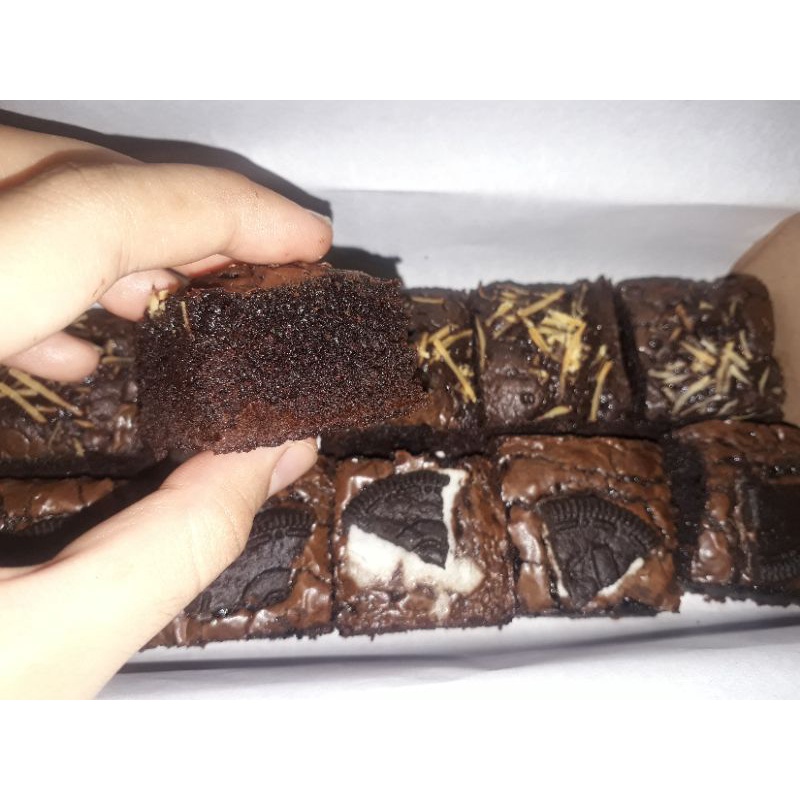 

Brownies Fudge 10 bites Packing aman